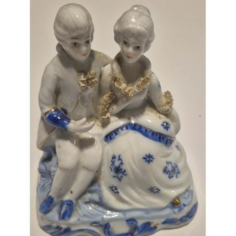 DELFT  MAN &‎ LADY FIGURINE BLUE/WHITE DESIGN PORCELAIN/CHI